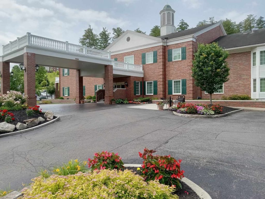 Ohio University Inn: Local Flavor and Go Bobcat Color Blend